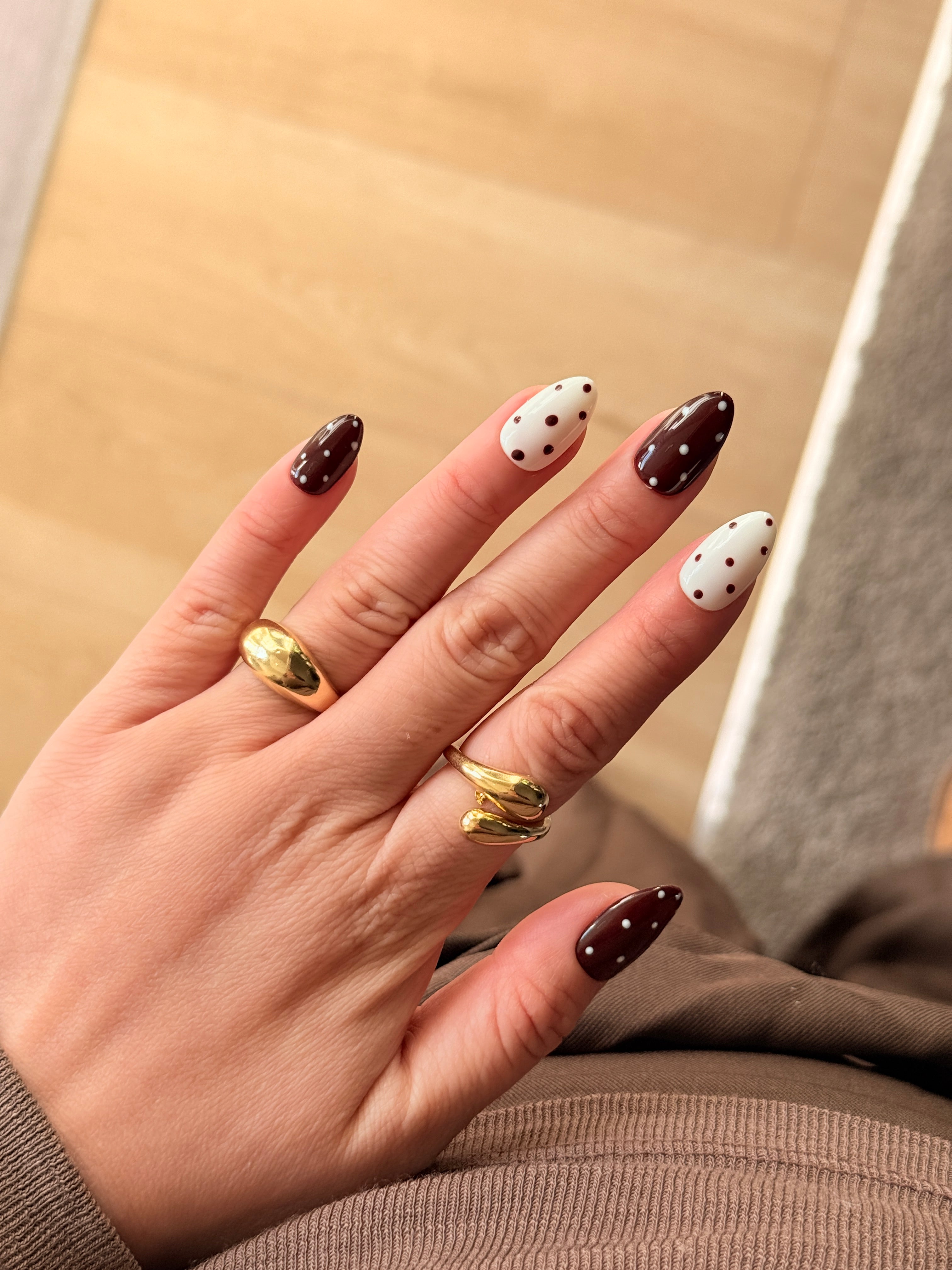 Choco Dots brown and vanilla press on nails side view, salon handmade